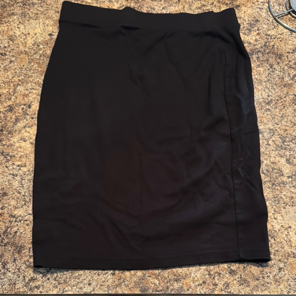 Elegant Black Women's Skirt
